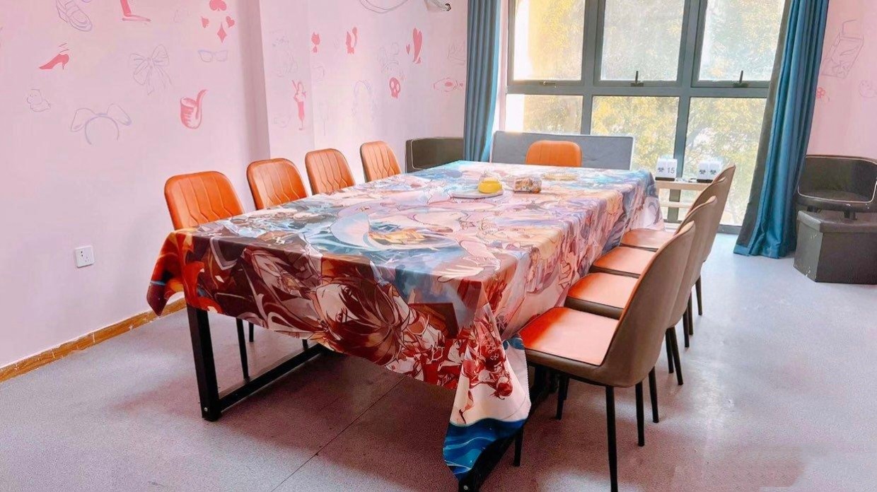 松江九亭地铁站青年城底部二次元桌游女仆转让